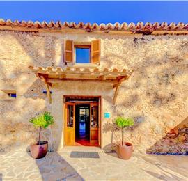 4 Bedroom villa with pool near Pollensa, sleeps 8